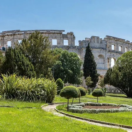 Semesterbostad Lara By Interhome *