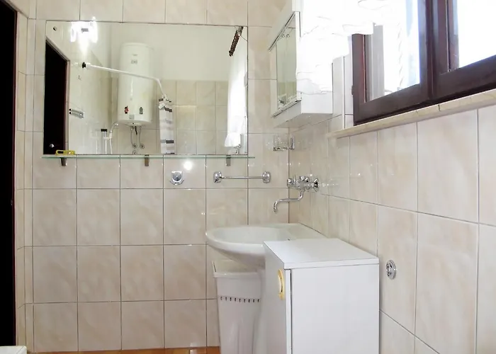 Lara By Interhome Semesterbostad Peroj