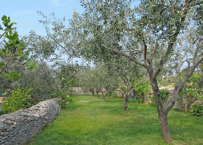 Semesterbostad Lara By Interhome Peroj